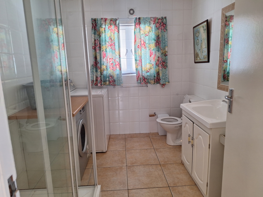 To Let 3 Bedroom Property for Rent in Fish Hoek Western Cape